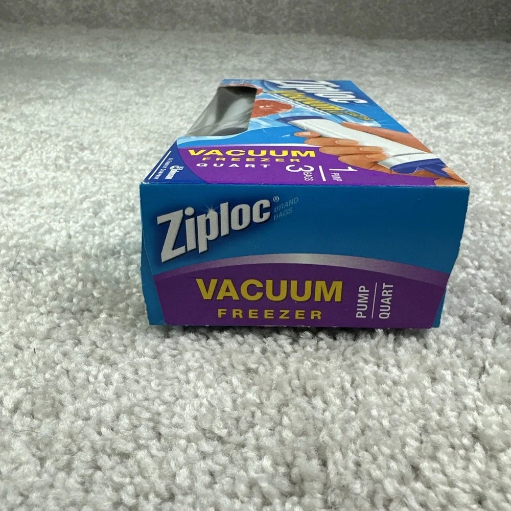 Ziploc Vacuum Starter Kit 1 Freezer Quart Size Pump & 3 Bags New Sealed‎ Retired